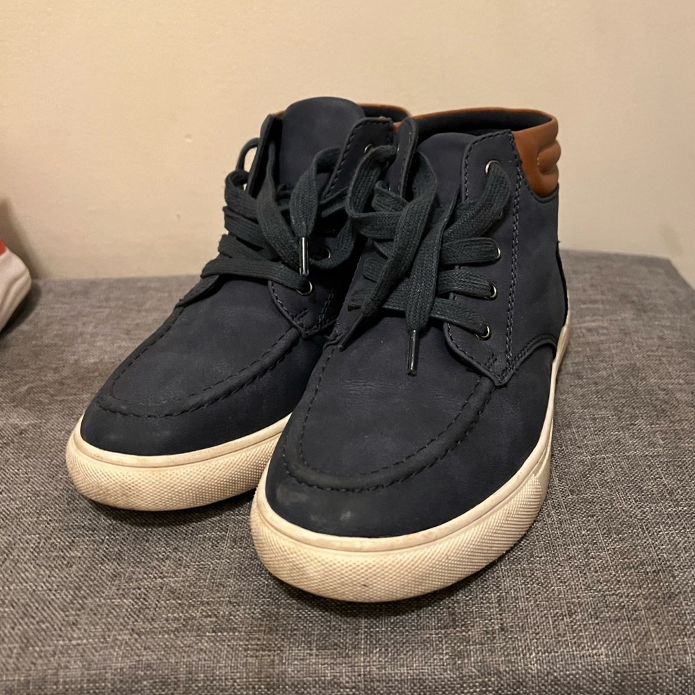 Boy’s Navy and Brown High-Top Sneakers sz 1